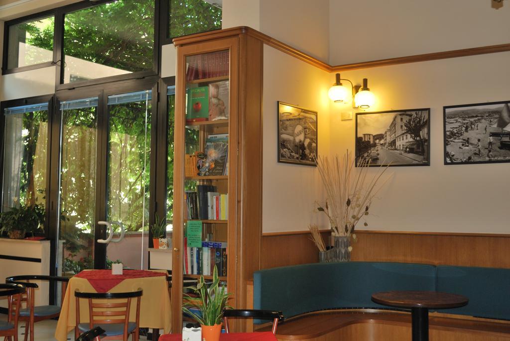 Hotel Galleano Laigueglia Buitenkant foto