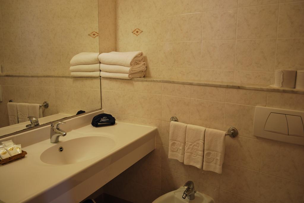 Hotel Galleano Laigueglia Kamer foto