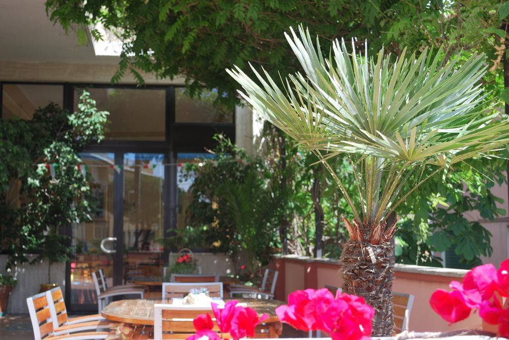Hotel Galleano Laigueglia Buitenkant foto
